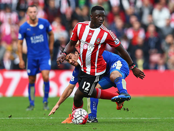 他们打破重 他们打破重