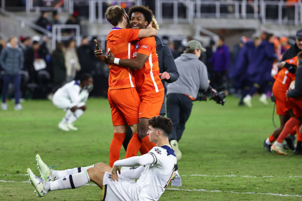 效力十年的 效力十年的